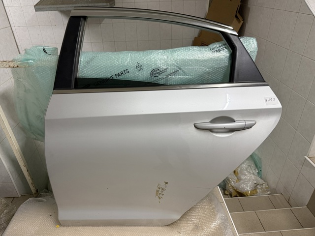 Двері пасажирськи задні ліві 77003C1020 HYUNDAI