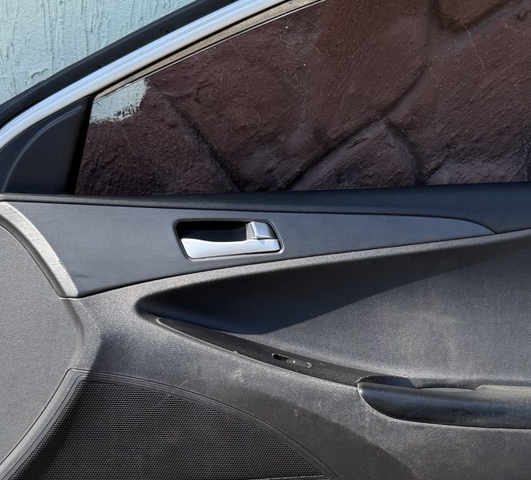 Ручка передніх дверей внутрішня, права 826203S000 HYUNDAI