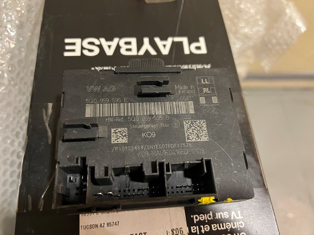 Блок комфорту задніх дверей 5Q0959595E VAG