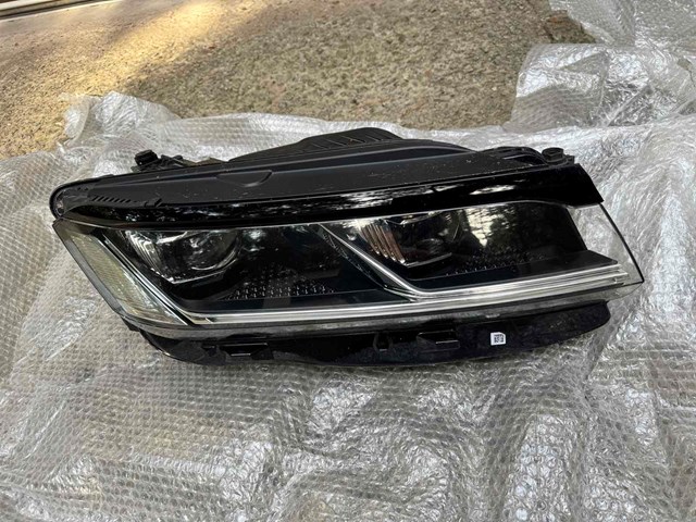 Фара основна права 761941036A VAG