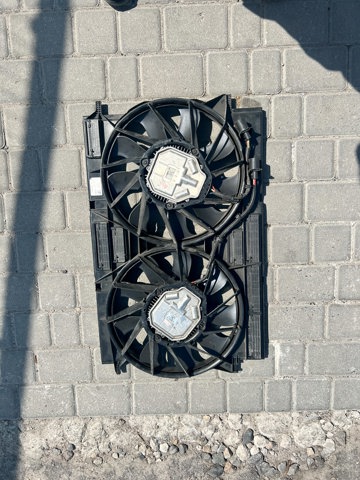 Облицювання рамки радіатора 8W0121207C VAG