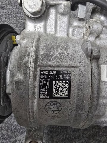 Компресор холодоагенту 4M0820803L VAG