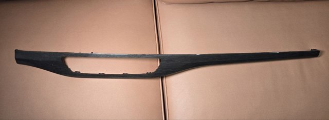 Молдинг (накладка) панелі приладів "торпедо", правий 4M1853190C VAG