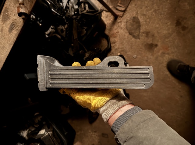 Підаль газу 1K1721503P VAG