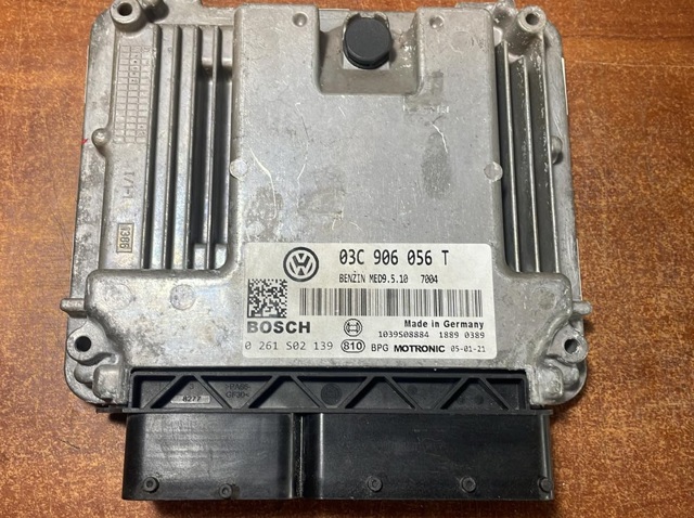 Комп'ютер двигуна 03C906056T VAG