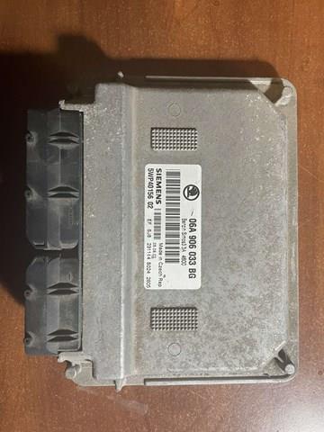 Модуль управління двигуном 06A906033BG VAG