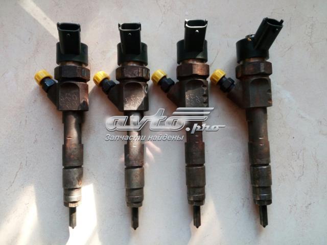 Форсунка дизельна в зборі, розпилювач + тримач 8200100272 RENAULT