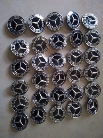 Емблема переднього бампера A0008178501 MERCEDES