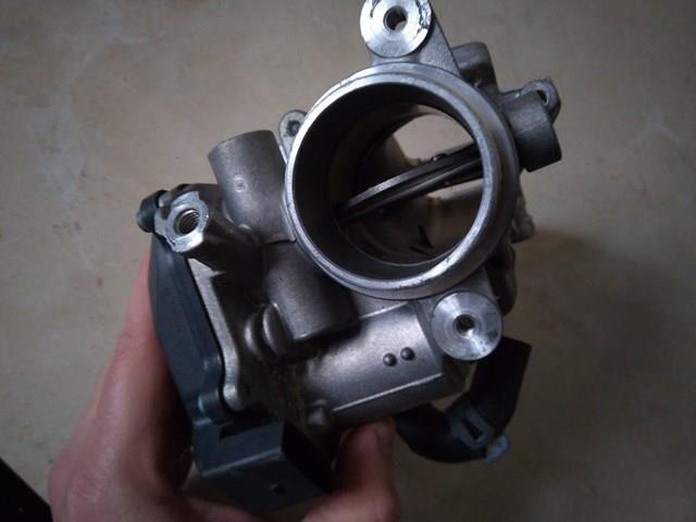 Дросільна заслінка в зборі A2C94859900 VAG