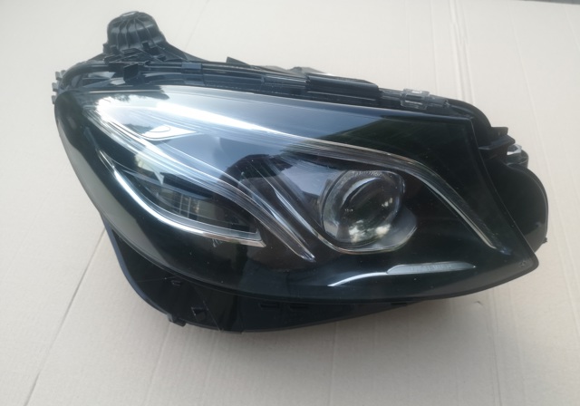 Основна фара - вставка A2139062606 MERCEDES