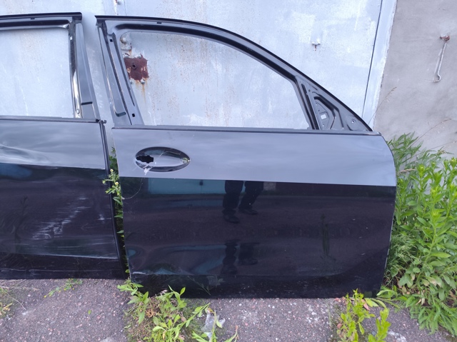 Дверка передня права 41518738552 BMW