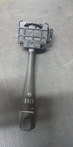 Перемикач підрульовий, правий 2526095F0A NISSAN