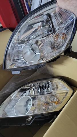 Основна фара в зборі ліва Nissan Teana