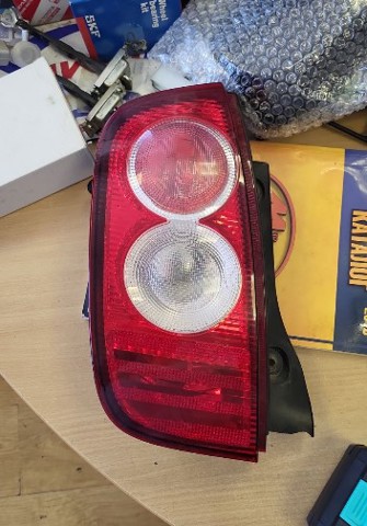 Задня ліва фара 26555BC500 NISSAN