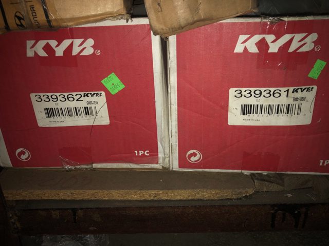 Амортизатор передньої підвіски 339361 KAYABA