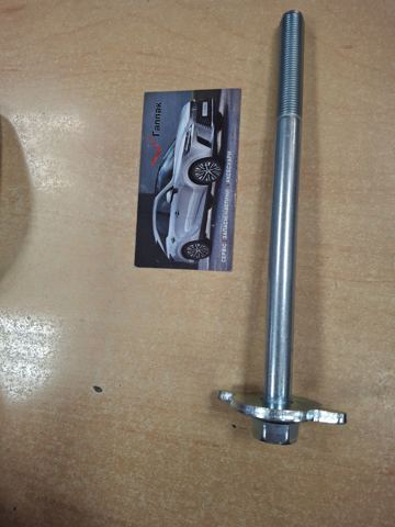 Болт подушки рами кузова 5221760070 TOYOTA