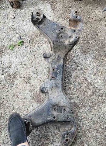 Передня балка 5440150C10 NISSAN