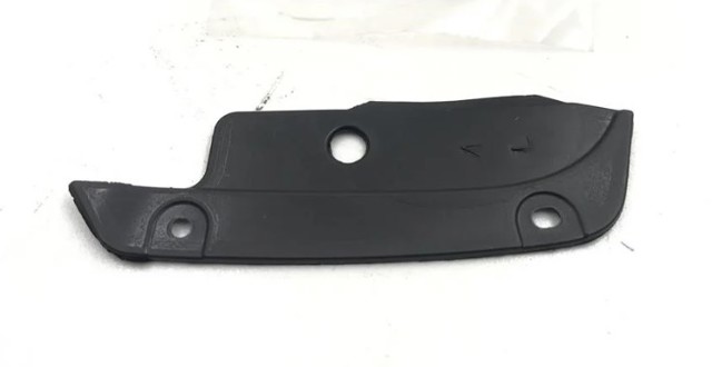 Кронштейн кріплення бампера переднього правий 6400G426 MITSUBISHI