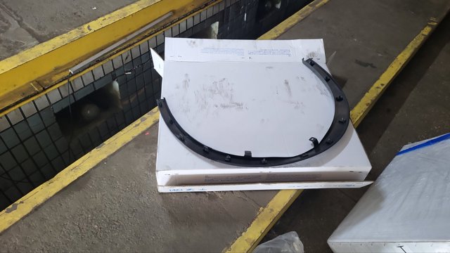 Розширювач передньої арки колеса, правий 756010E904 TOYOTA