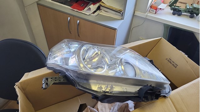 Права блок фара 8113060L90 TOYOTA