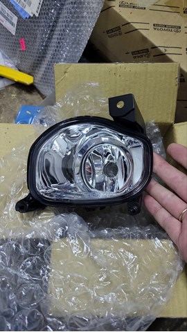 Фара, ліва 8122005060 TOYOTA