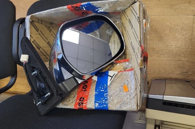 Праве дзеркало заднього виду 879106A401 TOYOTA