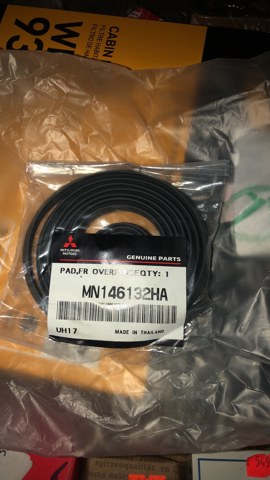 Прокладка розширювача арки MN146132HA MITSUBISHI