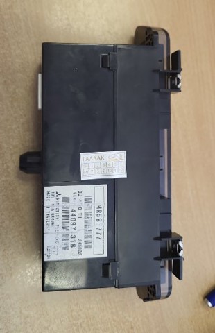 Дисплей бортового комп'ютера MR587777 MITSUBISHI