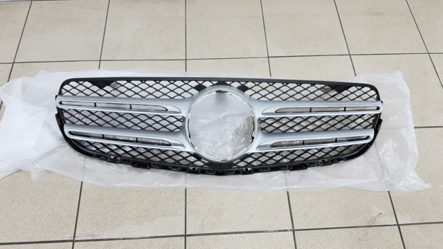 Облицювання радіатора A2538882000 MERCEDES