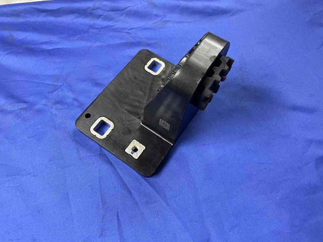 Кронштейн радіатора нижній 1EA121367G VAG