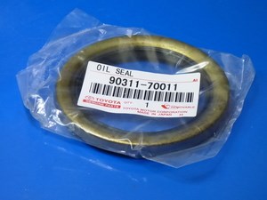 Сальник передньої маточини 9031170011 TOYOTA