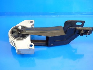 Права подушка двигуна A111001330BM CHERY