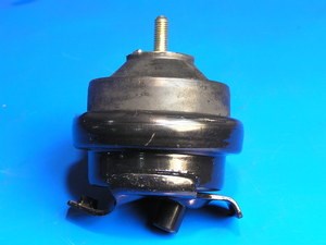 Подушка двигуна передня A111001510BA CHERY