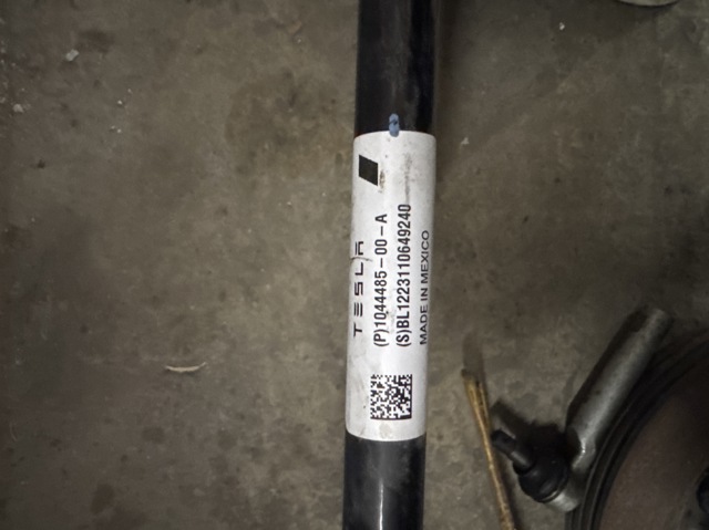 Стабілізатор задньої балки 104448500A Tesla Model