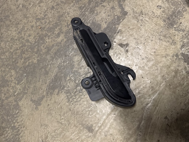 Ручка передньої двері зовнішня ліва 152811400D Tesla Model