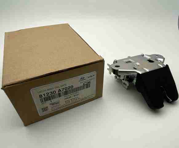 Замок і ручка дверей задка 81230A7020 HYUNDAI