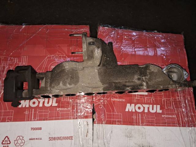 Колектор впускний 2831027430 HYUNDAI