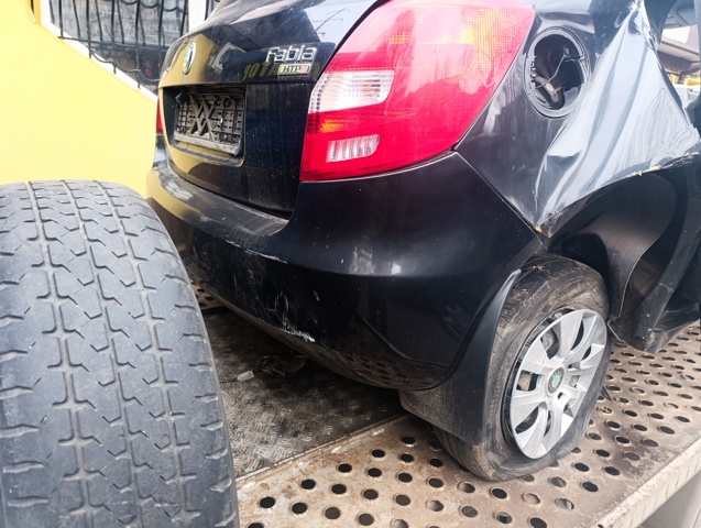 Кожух бампера заднього 5J6807421H VAG