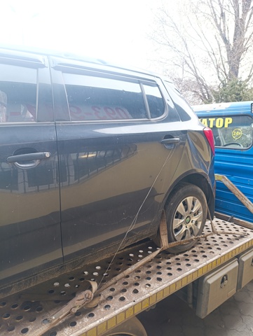 Двері пасажирськи задні ліві 5J6833055 VAG