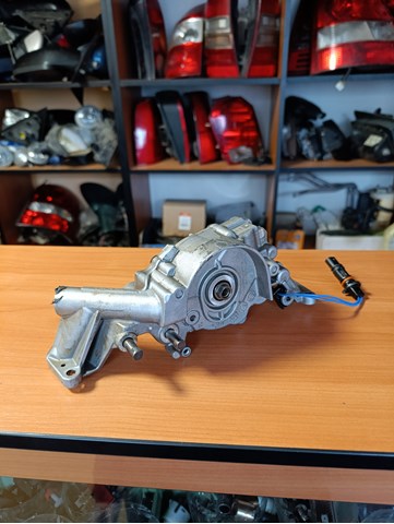 Насос маслозакачуючий 68138644AA CHRYSLER