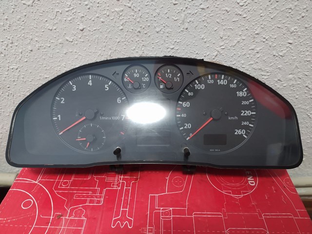 Панель приладів 8D0919033C VAG