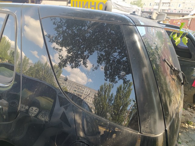 Скло багажного відсіку, ліве A1636700112 MERCEDES