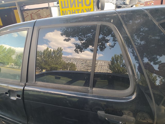 Кватирка дверей трикутник, задньої, лівої A1637350909 MERCEDES