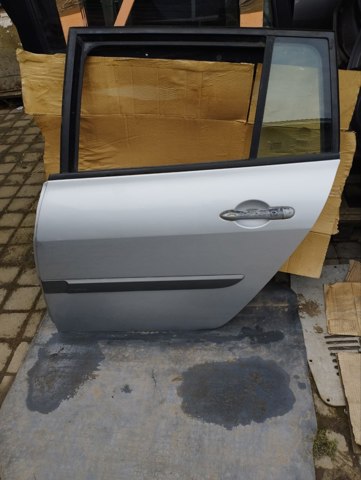 Двері пасажирськи задні ліві 7751477471 RENAULT