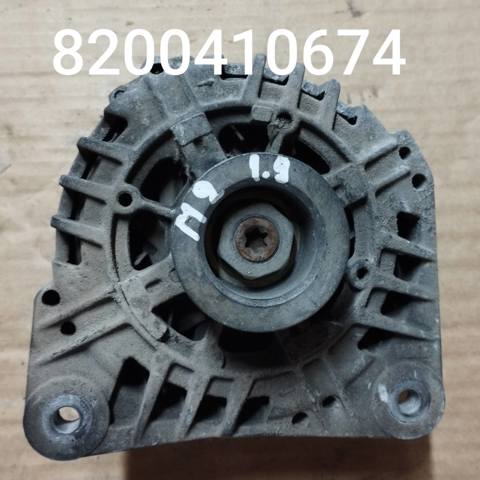 Генератор автомобільний 8200410674 RENAULT