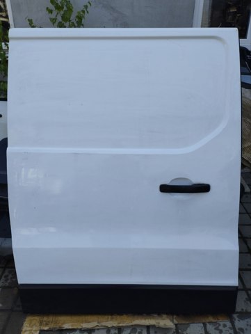 Двері бічні (зсувні) 821003024R RENAULT