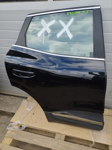 Двері задні в зборі 821006554R RENAULT