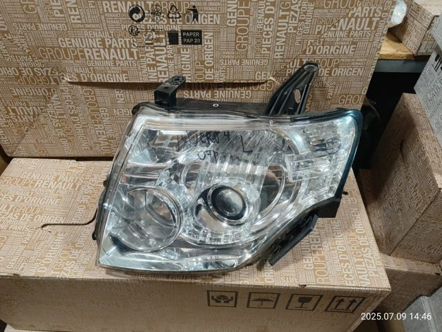 Фара дальнього світла в зборі 8301A893 MITSUBISHI