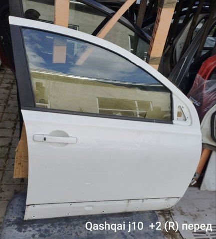 Пасажирські передні двері H0100EY1MA NISSAN