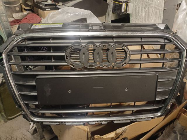 Захисна решітка радіатора 8XA853651B VAG